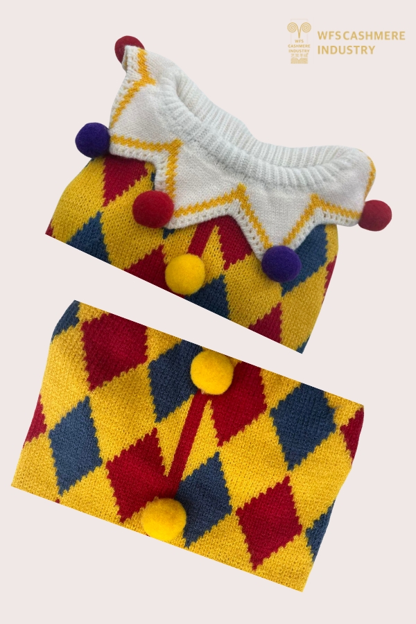 7GG Harlequin Jester 宠物毛衣带 Pom-Pom 领子 | SHOPBOP服装宠物针织品OEM