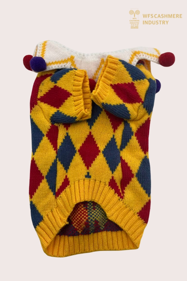 7GG Harlequin Jester 宠物毛衣带 Pom-Pom 领子 | SHOPBOP服装宠物针织品OEM